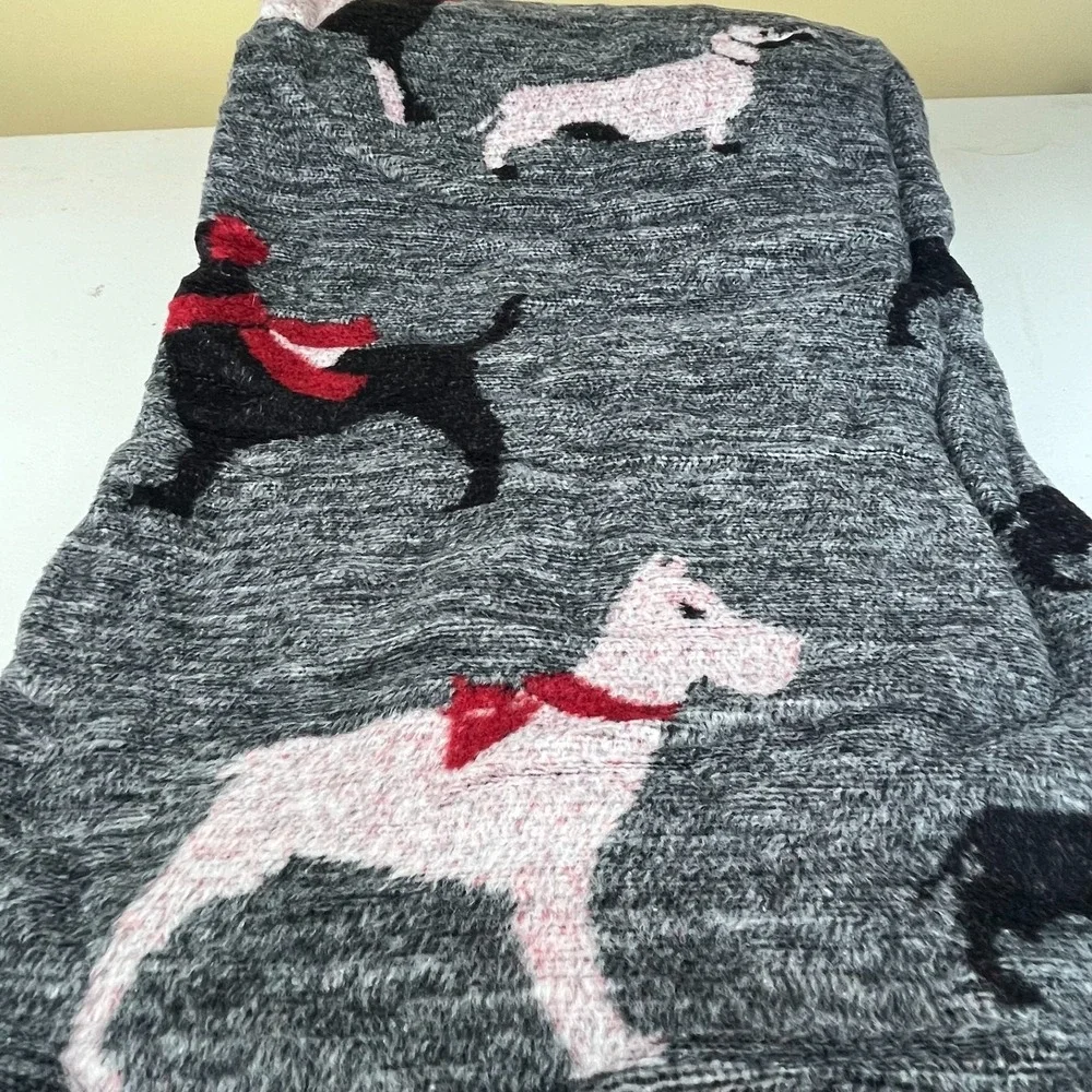 European Studio Luxe Reversible Throw 50x70 Dog Print Reversible Woven Jacquard
